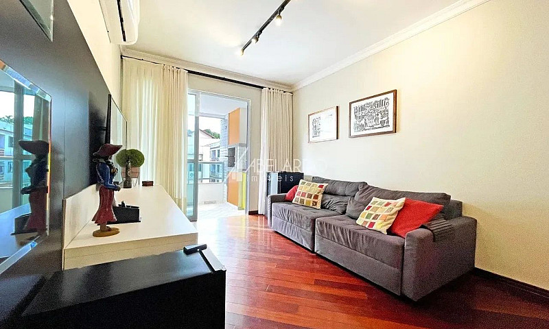 Apartamento Semimobi...