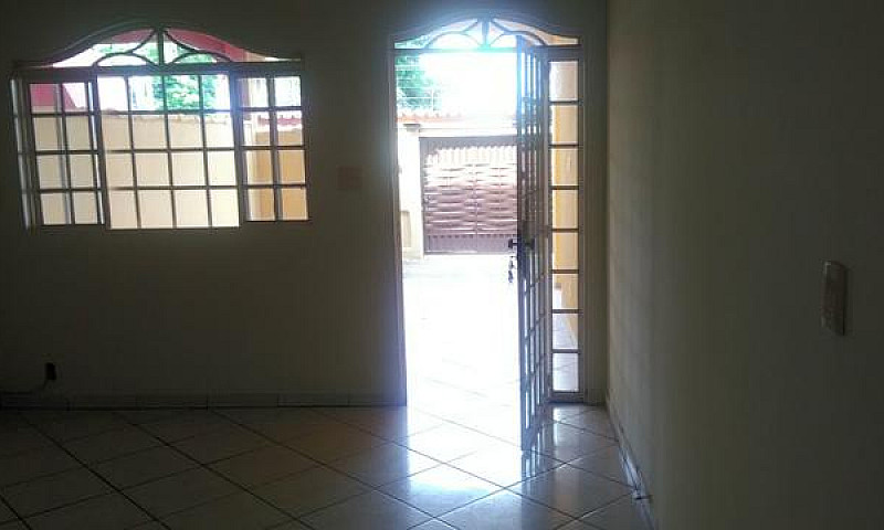 Casa Em Condomínio U...