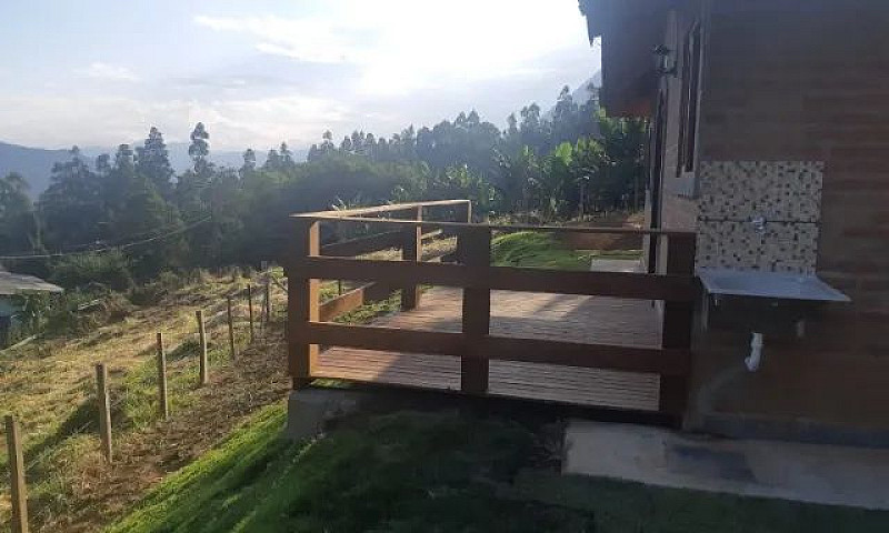 Alugo Chalé No Paiol...