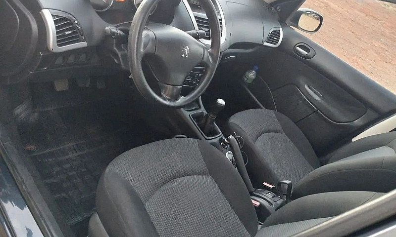 Peugeot 207 Xr 1.4 F...