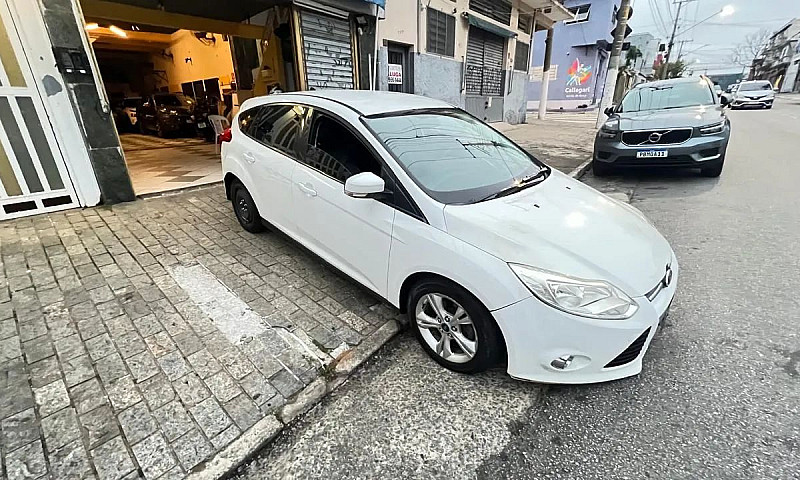Ford Focus 1.6 S/1.6...