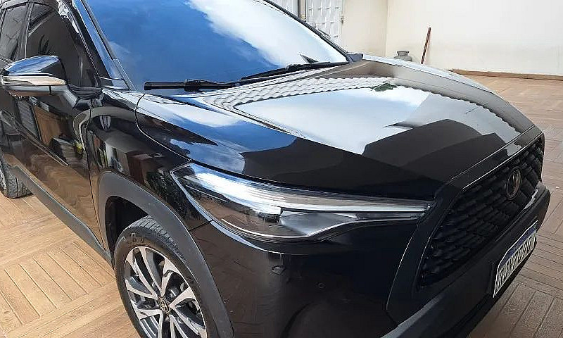 Toyota Corolla Cross...