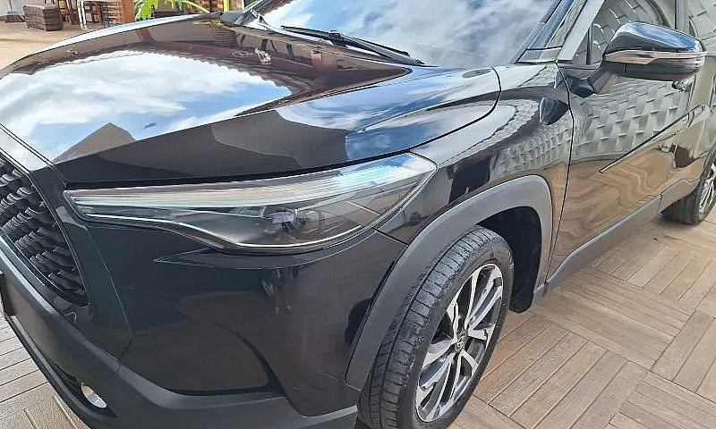 Toyota Corolla Cross...