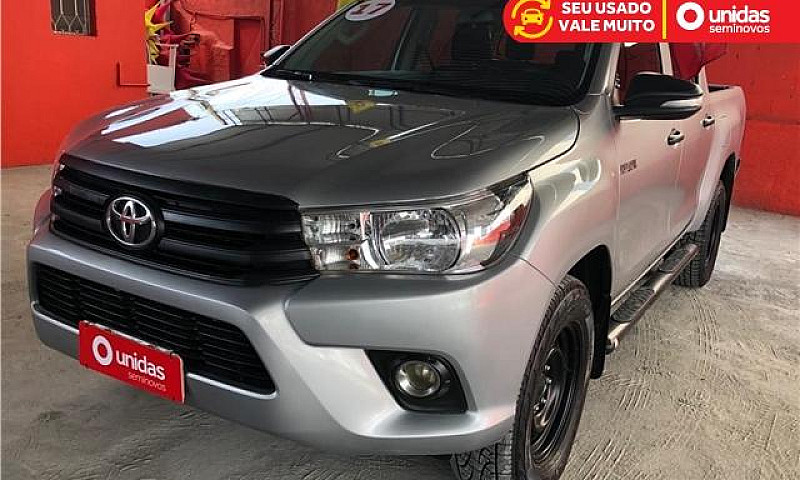 Toyota Hilux 2.8 Std...