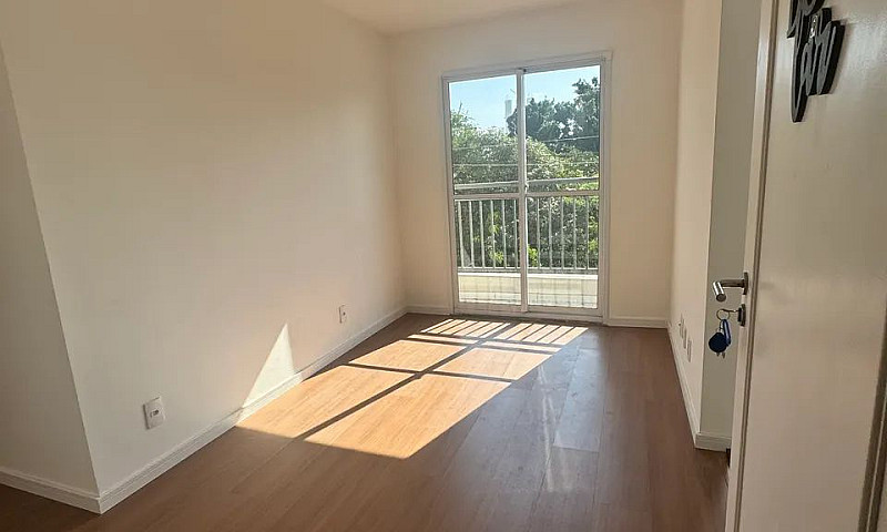Vende-Se | 2 Quartos...