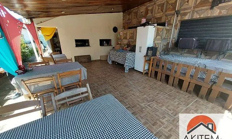 Casa Com 2 Dormitóri...