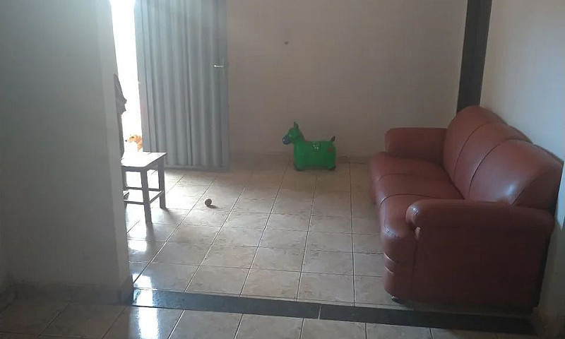 Casa 2/4 Jardim Goiá...