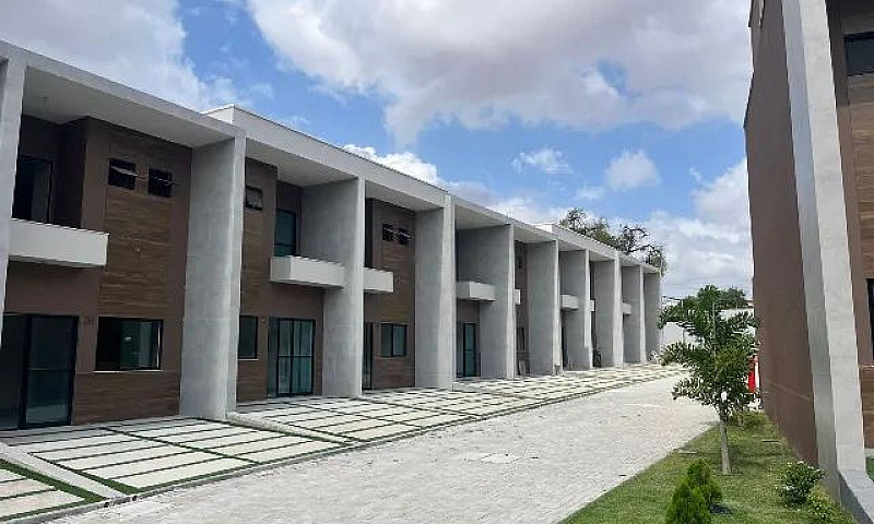 Casa Com Dois Suítes...