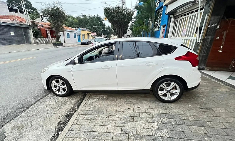 Ford Focus 1.6 S/1.6...