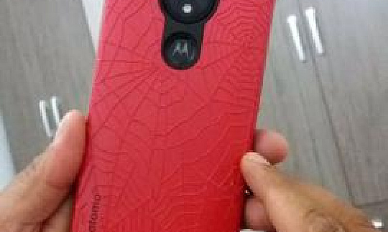 Motorola Moto E5 Pla...