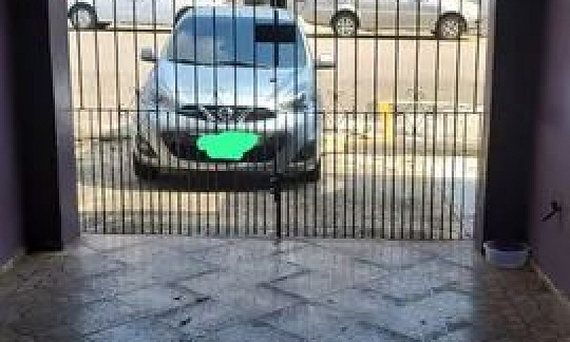 Aluga-Se Uma Casa No...