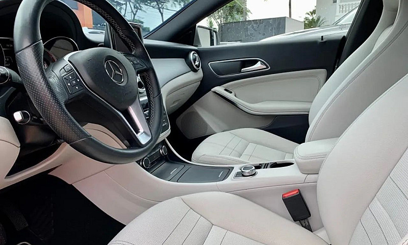 Mercedes-Benz Cla-20...