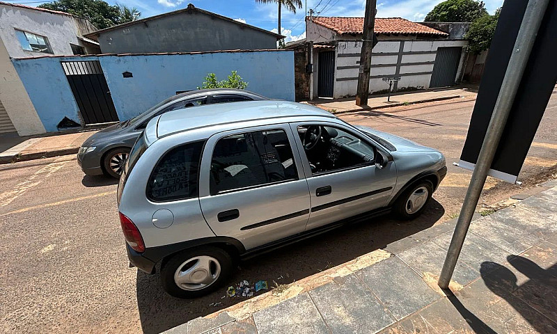 Chevrolet Corsa Seda...