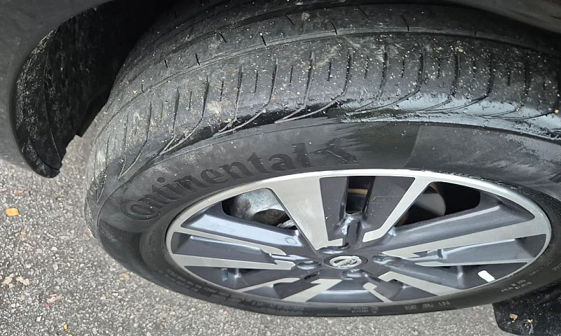 Nissan Versa Advance...