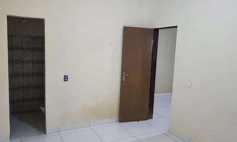 Aluga-Se Casa Na San...