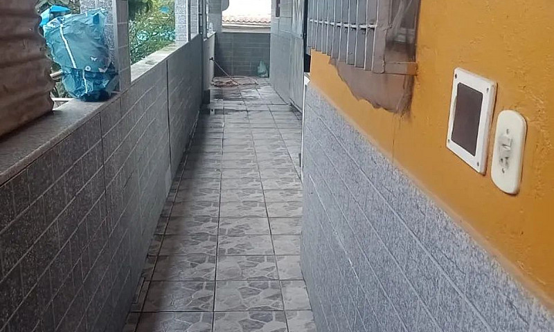 Alugo Uma Casa Um Qu...