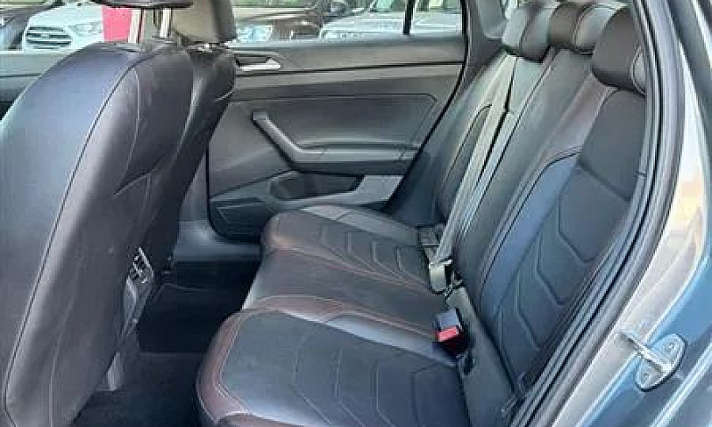 Volkswagen Virtus Hi...