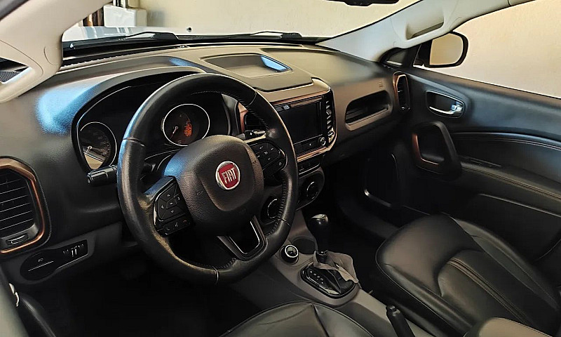 Fiat Toro Volcano 2....