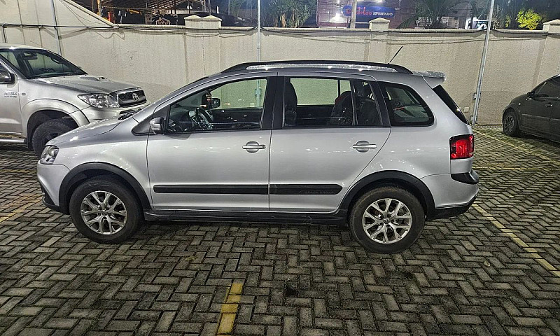 Volkswagen Spacecros...