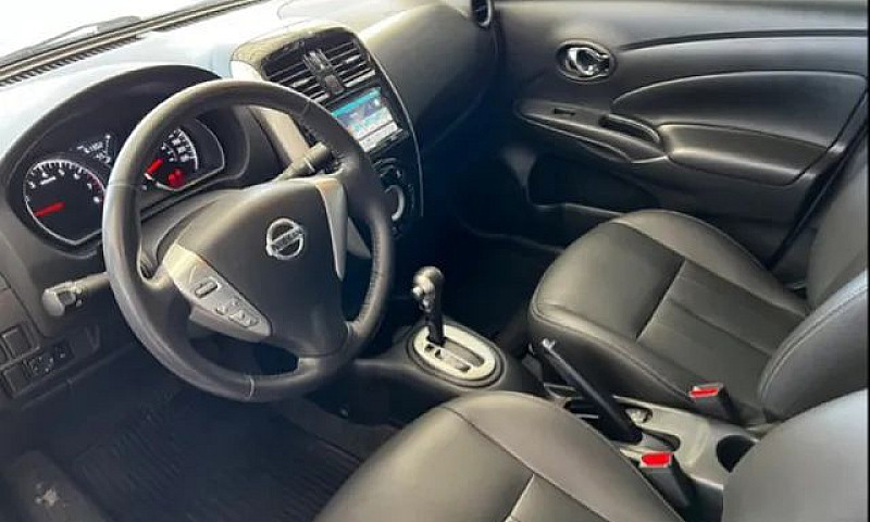 Nissan Versa Versa S...
