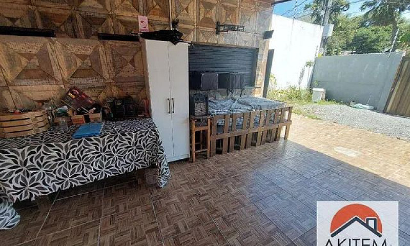 Casa Com 2 Dormitóri...