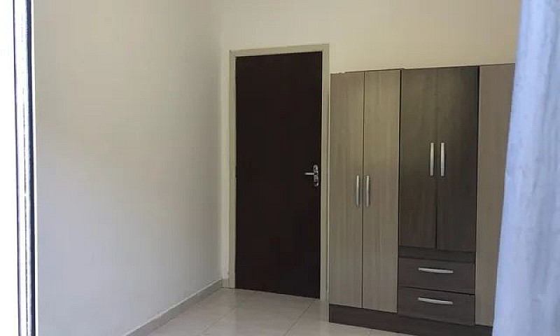 Alugo Um Quarto ...