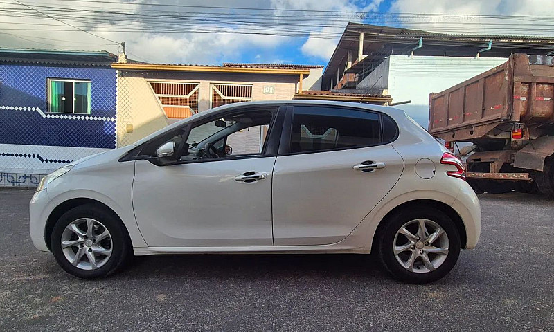 Peugeot 208 Allure 1...