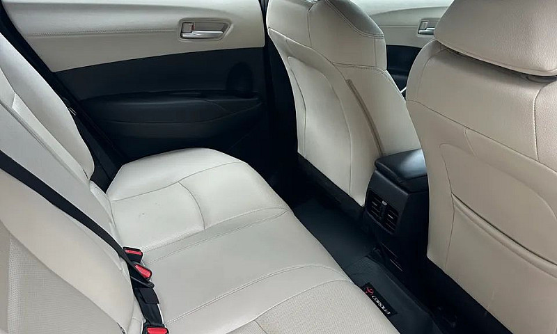 Toyota Corolla Cross...