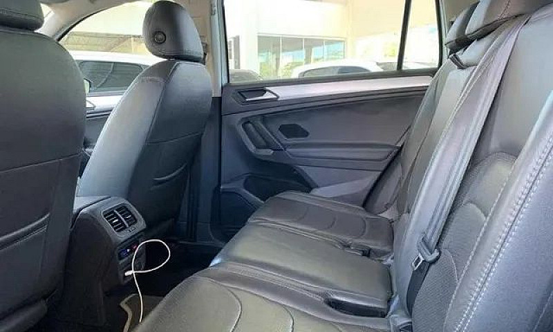 Volkswagen Tiguan 1....
