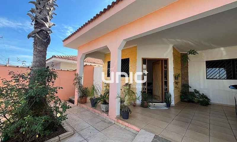 Casa Com 3 Dormitóri...