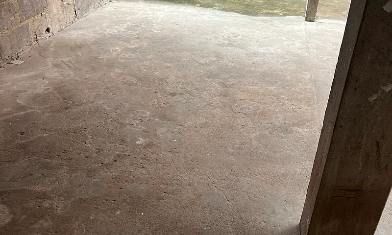 Aluga Se Uma Em Barr...