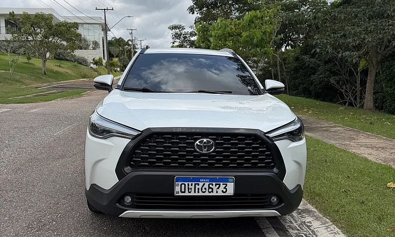 Toyota Corolla Cross...
