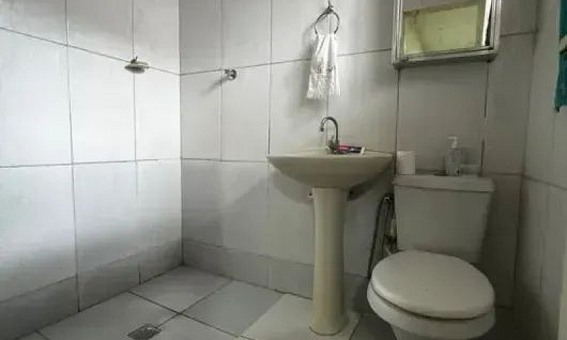 Casa Individual A Ve...