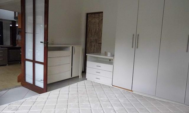 Casa 320M2 Com Pisci...