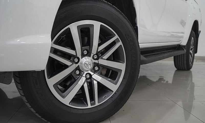 Toyota Hilux 2.8 Srv...