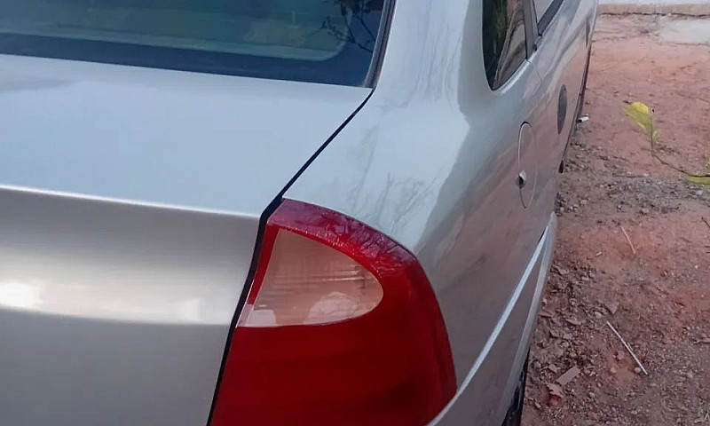 Chevrolet Corsa Seda...