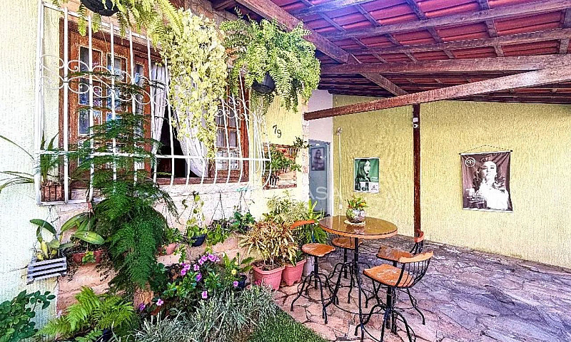 Casa Com 3 Dormitóri...