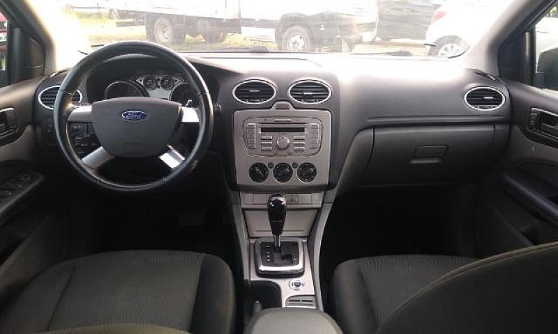 Ford Focus 2L...