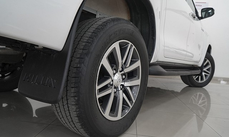 Toyota Hilux 2.8 Srv...