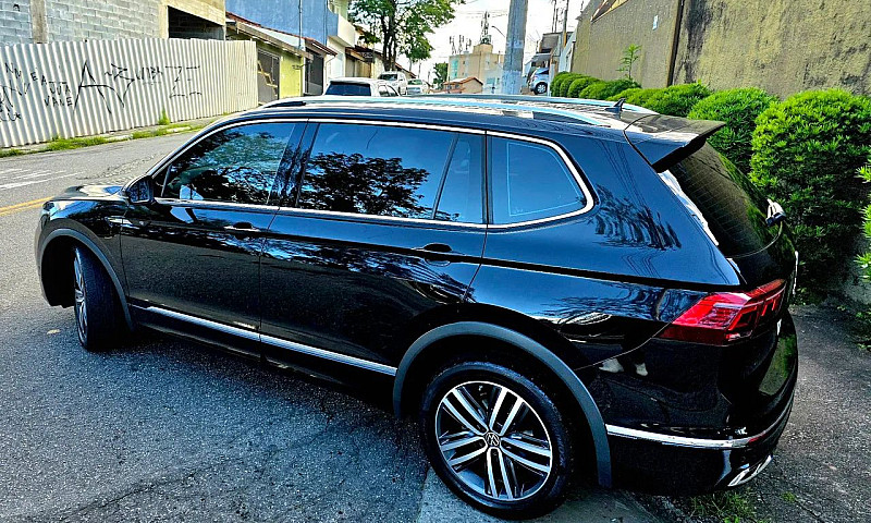 Volkswagen Tiguan Al...