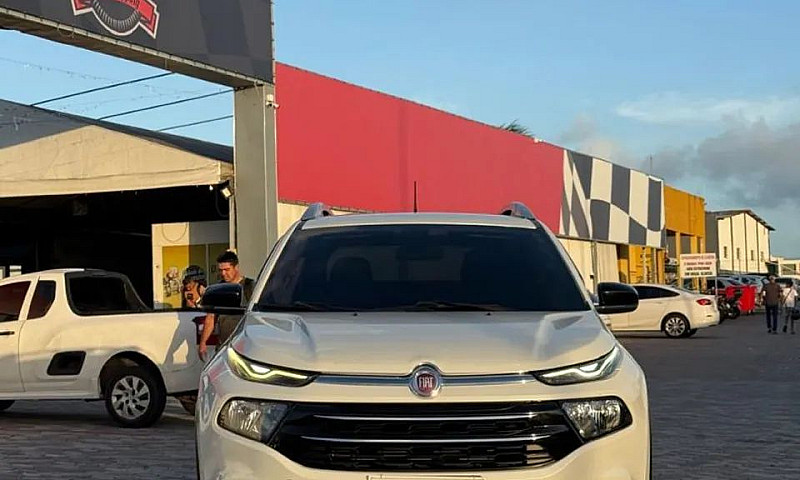 Fiat Toro Volcano 2....
