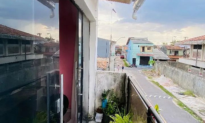 Vende-Se Uma Casa No...
