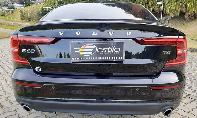 Volvo S60 T4 Momentu...