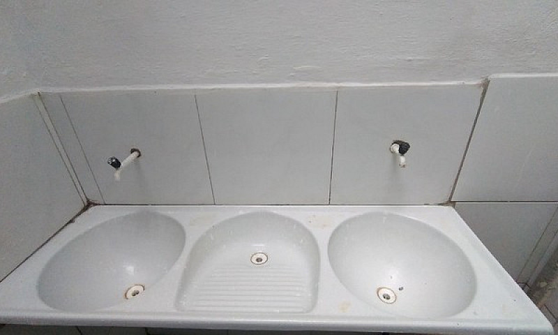 Aluga-Se Casas Novas...