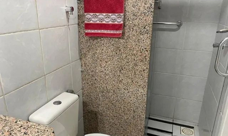 Vendo Casa Com 5 Suí...