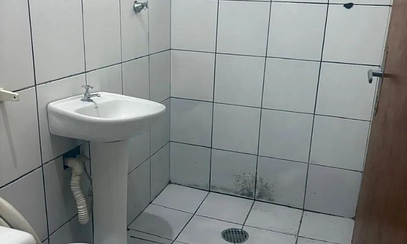 Casa Com 3 Cômodos N...