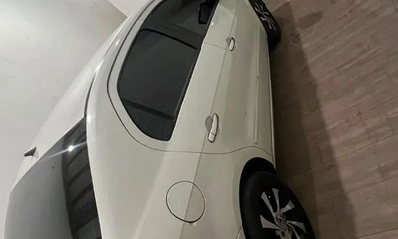 Volkswagen Voyage 1....