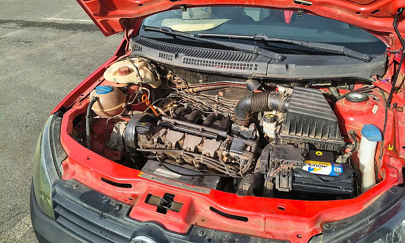 Volkswagen Saveiro 1...