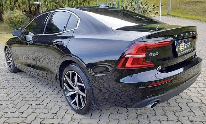 Volvo S60 T4 Momentu...