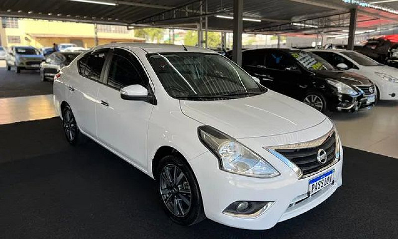 Nissan Versa Versa S...